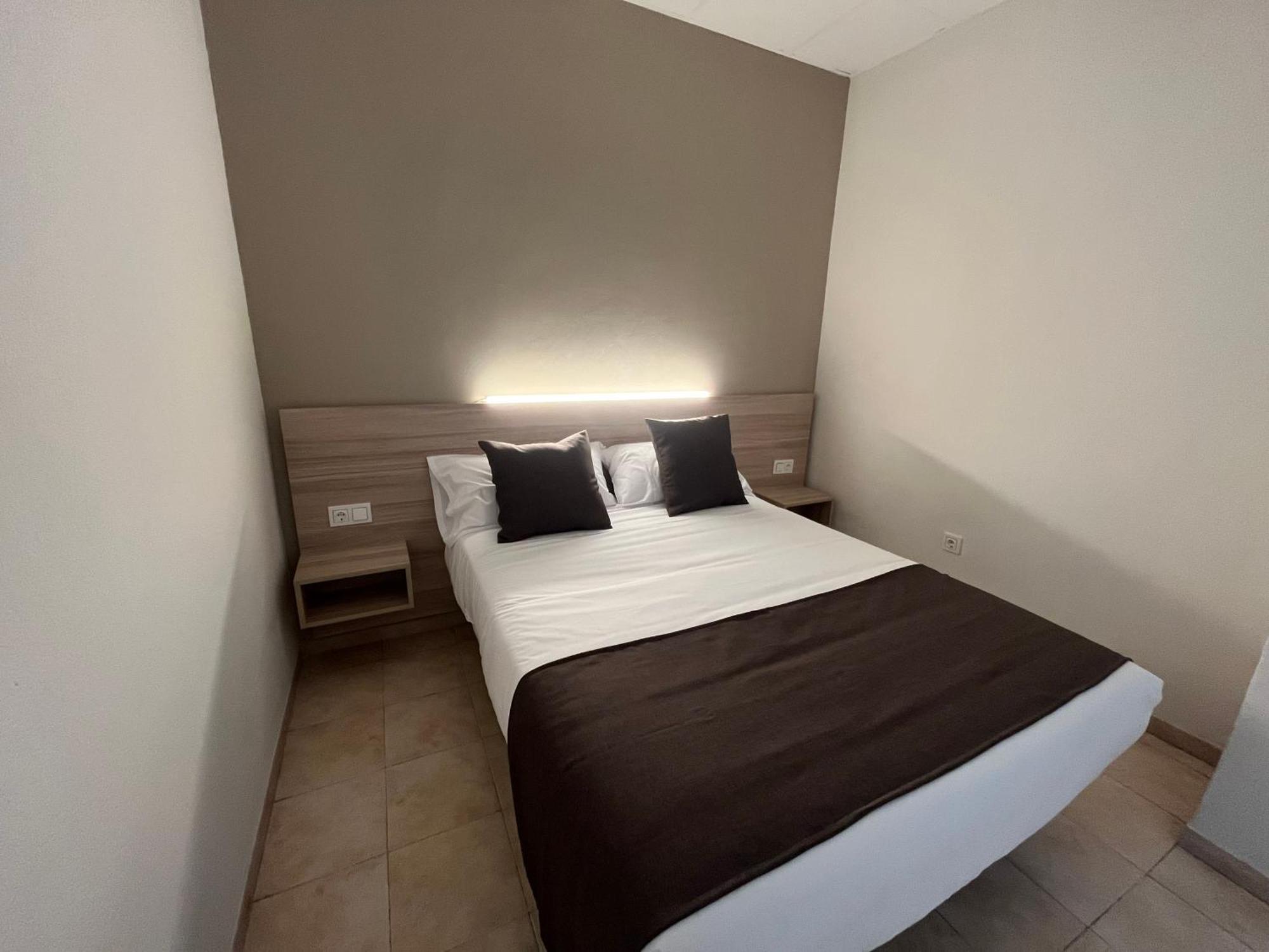 Vas Malaga Ciudad Hotel Bagian luar foto