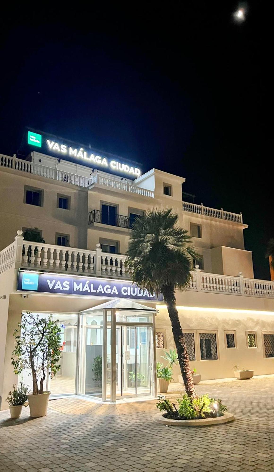 Vas Malaga Ciudad Hotel Bagian luar foto