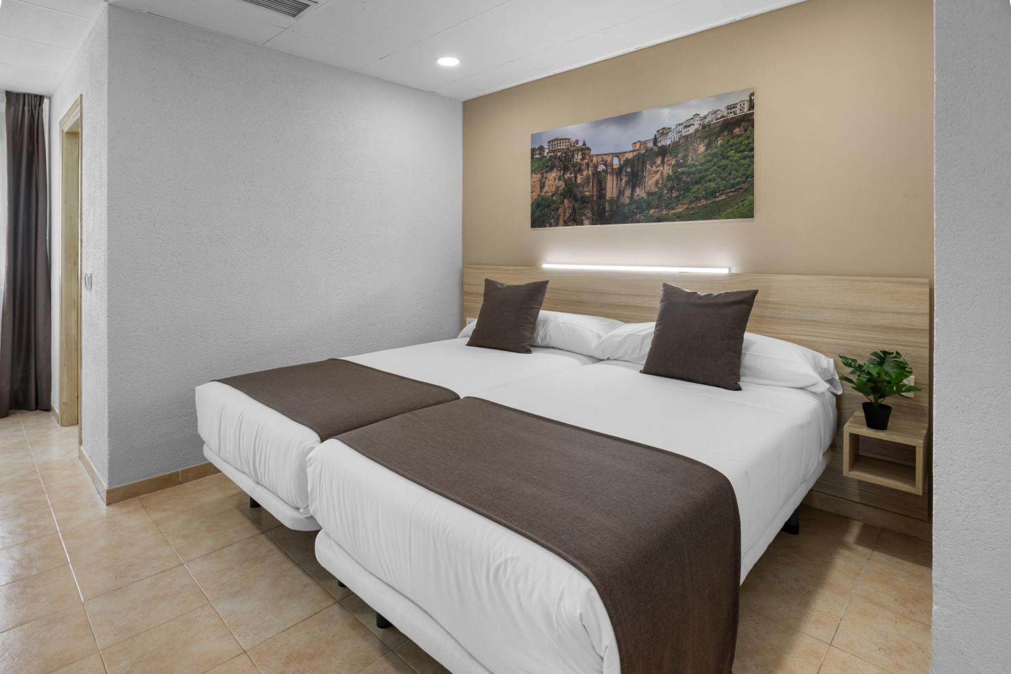 Vas Malaga Ciudad Hotel Bagian luar foto