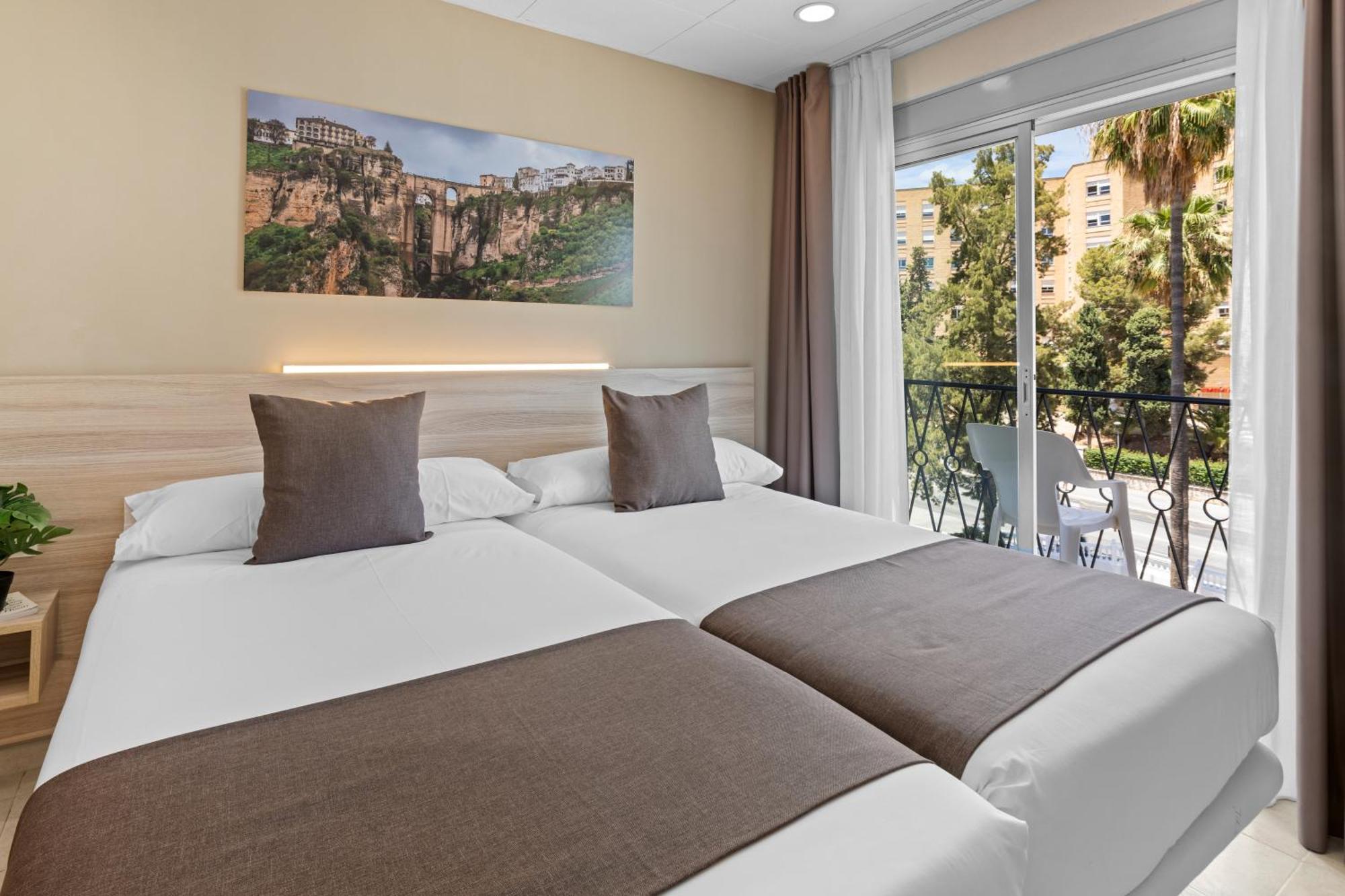 Vas Malaga Ciudad Hotel Bagian luar foto