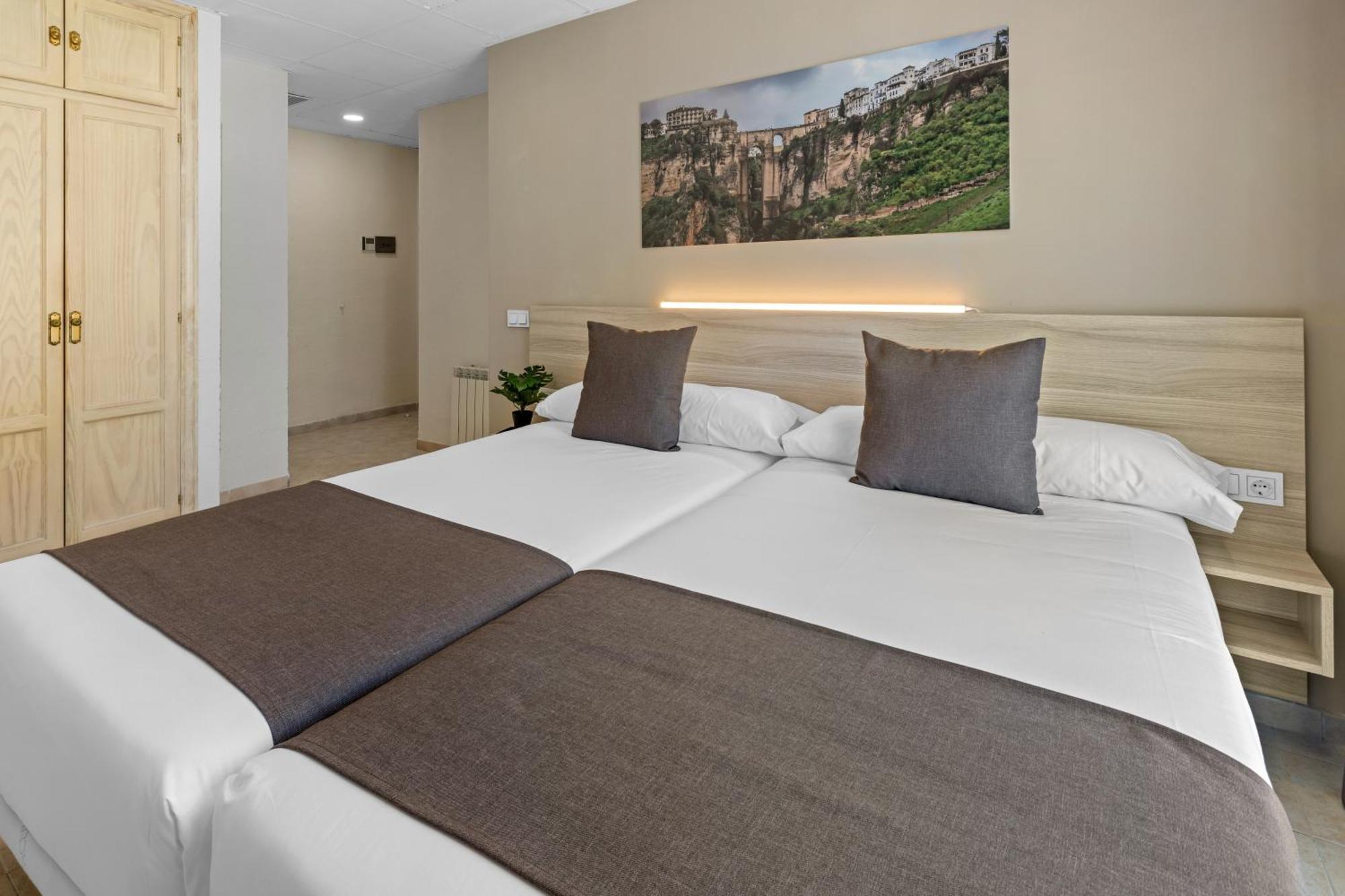 Vas Malaga Ciudad Hotel Bagian luar foto