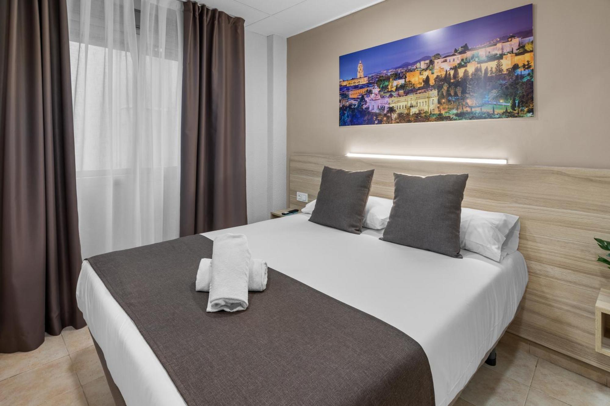 Vas Malaga Ciudad Hotel Bagian luar foto